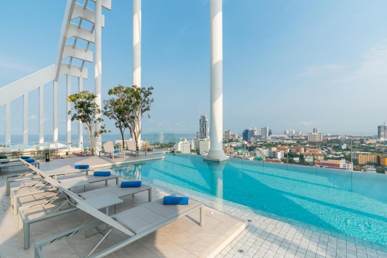 Arbour Hotel And Residence Патая Екстериор снимка The rooftop pool at the U Sathorn